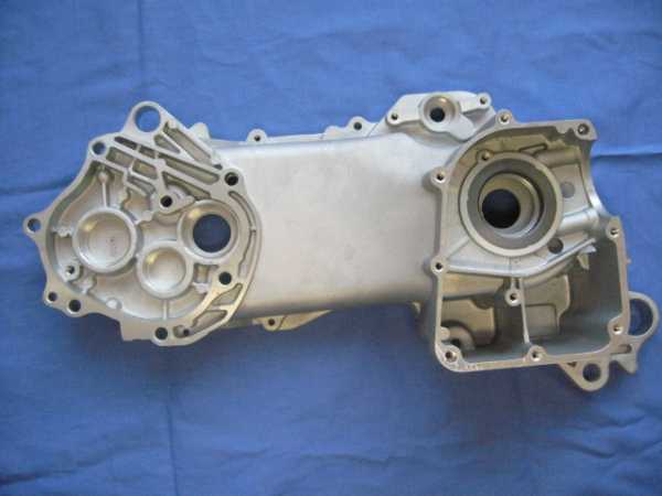 Left Crankcase Assembly 50cc 4-stroke Engine-201